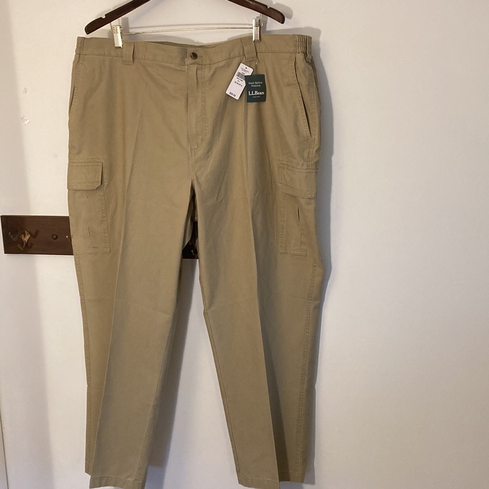 LL Bean NWT  Cargo pants 46x 30’ mens